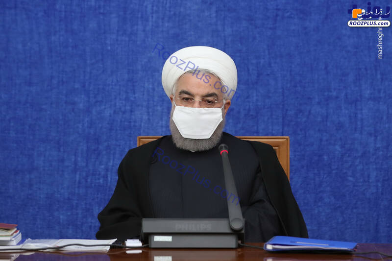 ماسک جدید حسن روحانی در جلسه ستاد هماهنگی اقتصادی/عکس
