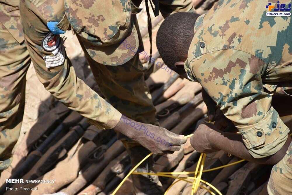 انهدام ۳۰۰ هزار اسلحه بدون مجوز در سودان +عکس