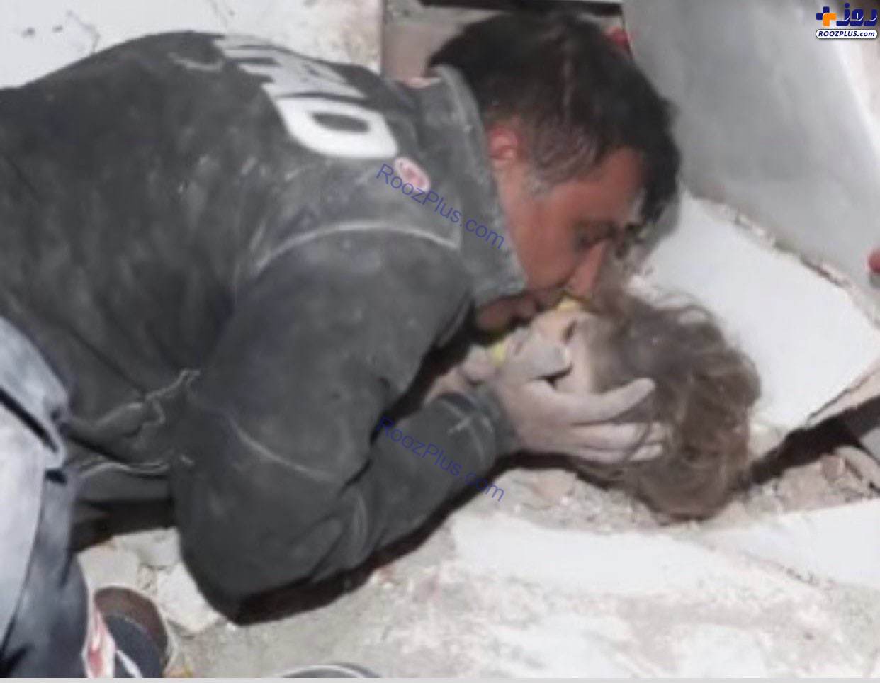 لحظه نجات کودک از زیر آوار زلزله ازمیر +عکس