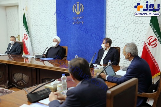 ماسک جدید حسن روحانی در ستاد هماهنگی اقتصادی+ عکس