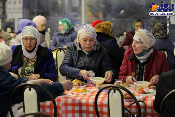 دورهمی افطاری مسلمانان در روسیه+عکس