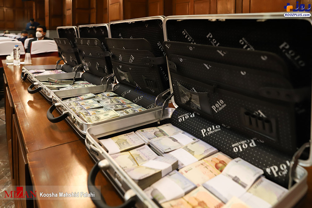 چمدان های دلار و سکه در دادگاه فساد شورای شهر لواسان +عکس