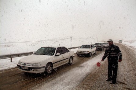 ۴۶ محور فرعی و اصلی در کشور مسدود است/ برف و باران در جاده‌‍‌های ۲۰ استان