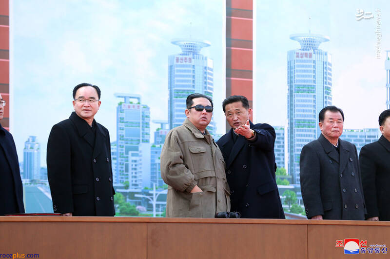 رهبر کره شمالی با عینک دودی/عکس