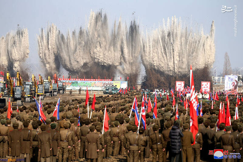 رهبر کره شمالی با عینک دودی/عکس