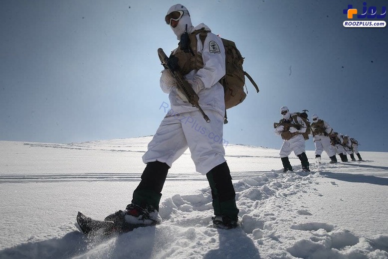 عکس/ تمرین رزم یگان‌های ویژه نیروی زمینی سپاه در برف