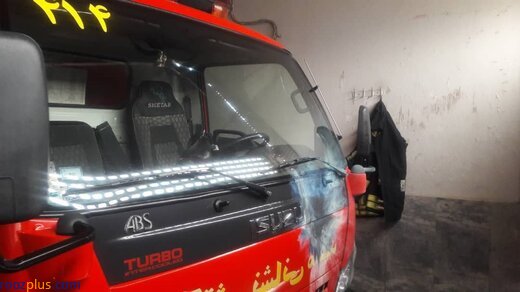 آسیب رساندن به خودروی آتش‌نشانی در شب چهارشنبه سوری/عکس