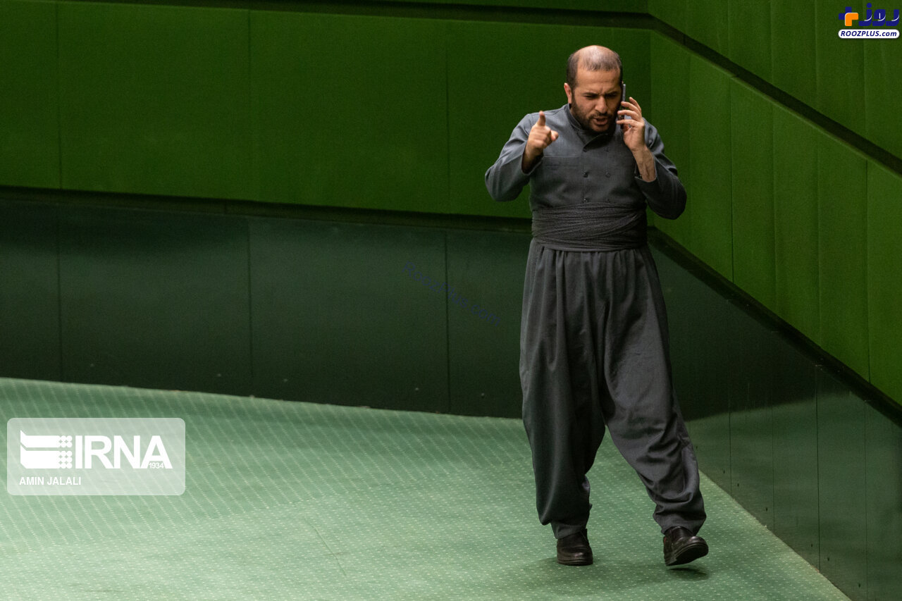 عکس/نماینده ای با لباس محلی در جلسه امروز مجلس شورای اسلامی