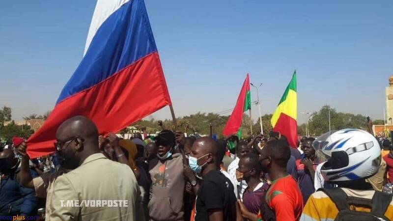 حمایت مردم کشورهای آفریقایی از روسیه/عکس