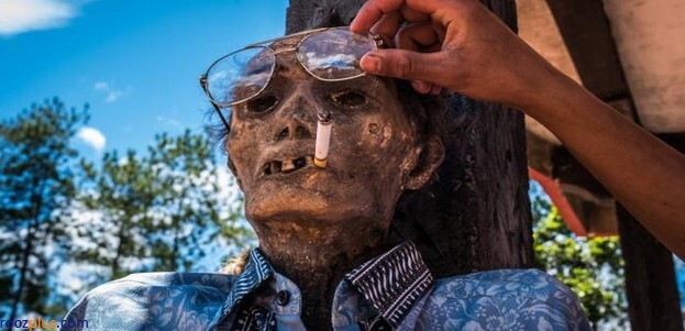 زندگی عجیب یک قبیله با مردگان! + تصاویر