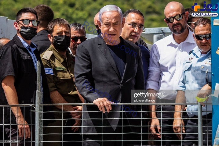 عکس/ نتانیاهو در محل حادثه مرگبار سقوط پل