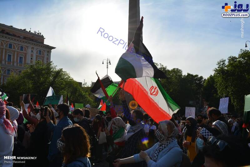 پرچم ایران در راهپیمایی دفاع از فلسطین در رم/عکس