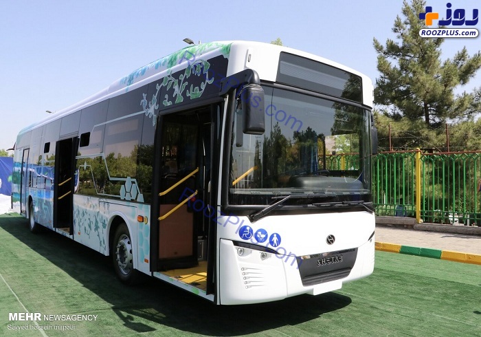 رونمایی از نخستین اتوبوس برقی تولید داخل در مشهد +عکس