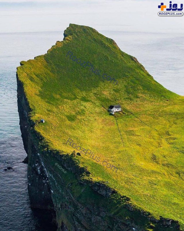 خانه ای تنها در جزیره +عکس