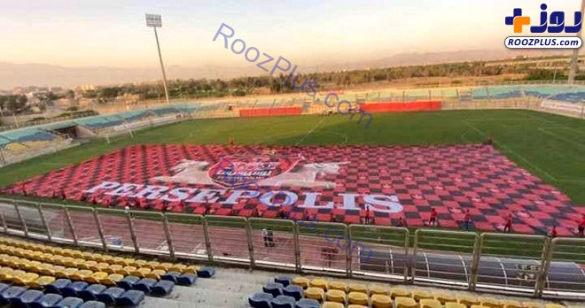 پهن کردن بزرگترین پرچم هواداری فوتبال ایران+عکس