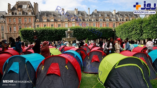 عکس/ ۴۰۰ بی خانمان در پاریس چادر زدند