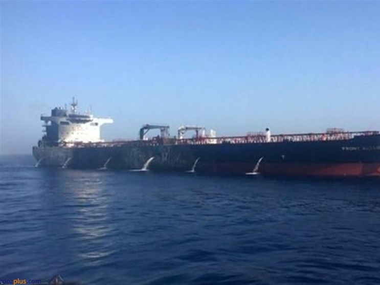 کشتی ایرانی وارد آب‌های سوریه شد / سوخت با تانکر به لبنان منتقل می‌شود / کشتی چهارم به زودی حرکت می‌کند