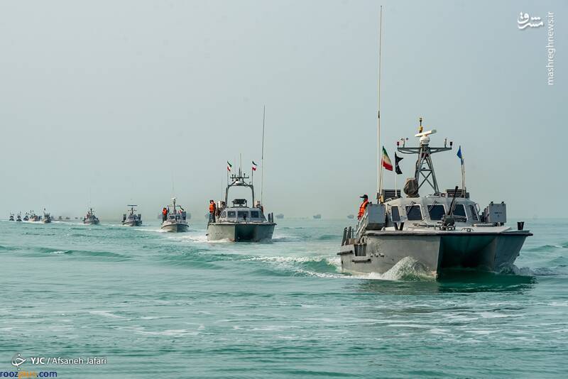رژه شناورهای نیروی دریایی سپاه در خلیج فارس+عکس