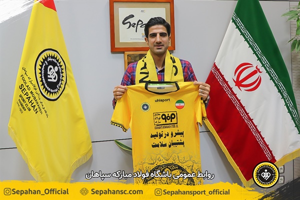 محمد رضا حسینی قرارداد خود را با طلایی پوشان تمدید کرد