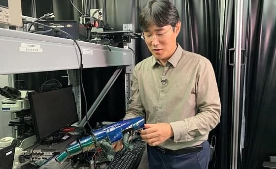 محصول جدید دانشمندان کره ای؛ چرم مصنوعی که رنگش تغییر می‌کند