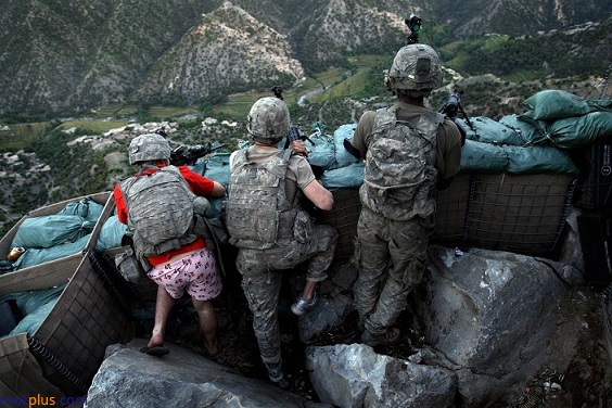 پوشش عجیب سرباز آمریکایی در افغانستان + عکس