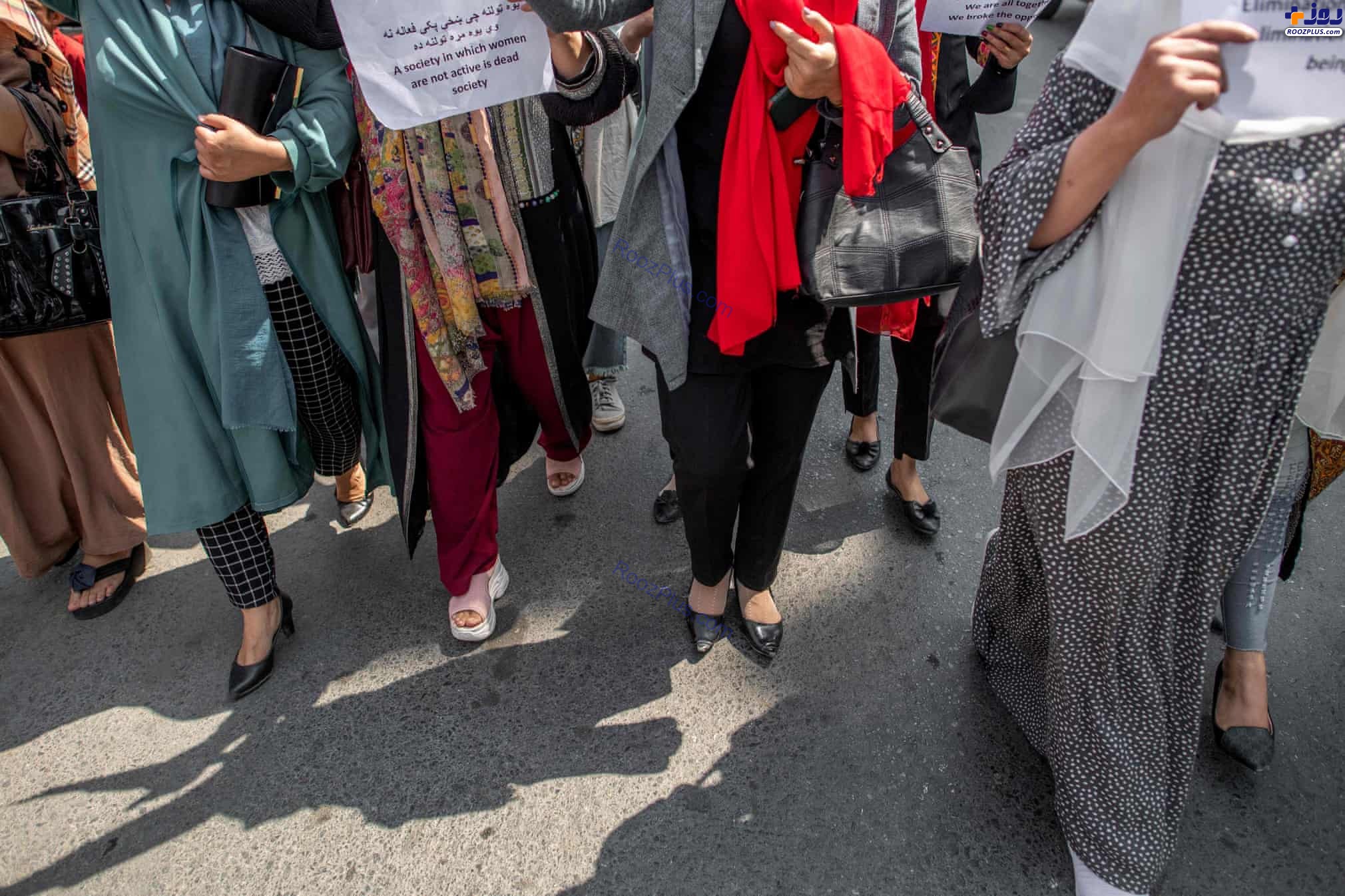 تظاهرات زنان افغان در کابل مقابل وزارت امر به معروف +عکس