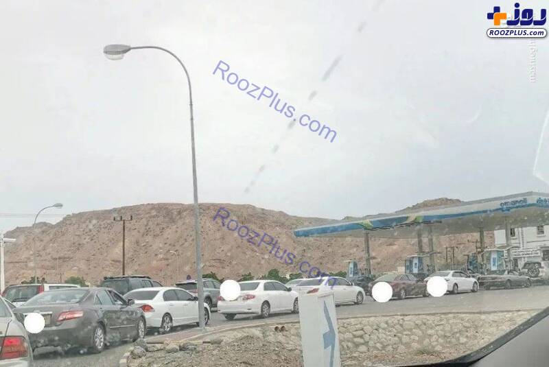 هجوم مردم عمان به پمپ‌بنزین‌ها +عکس