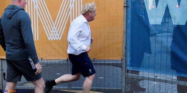 پوشش عجیب‌ و‌ غریب نخست وزیر انگلیس سوژه رسانه‌ها شد/عکس