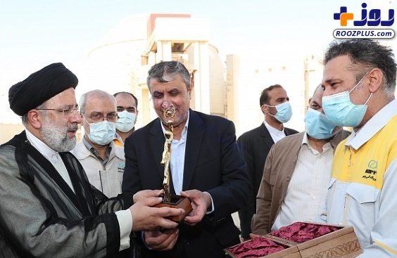 هدیه کارکنان نیروگاه اتمی بوشهر به رئیسی +عکس