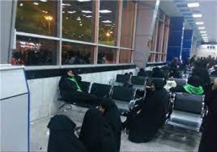 ببینید/تاخیر طولانی در پروازهای نجف و سرگردانی زائران اباعبدالله در فرودگاه امام خمینی