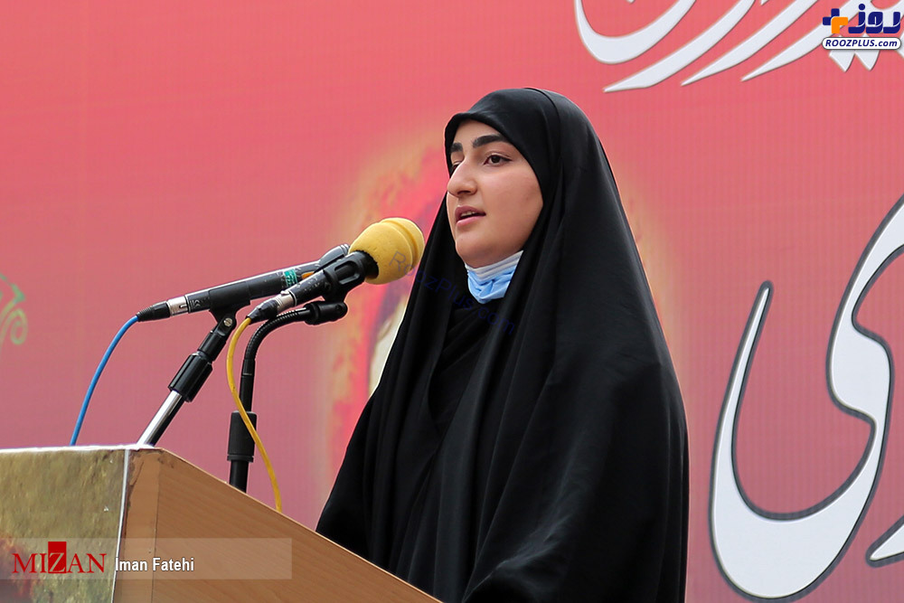 عکس/سخنرانی زینب سلیمانی در مراسم تشییع پیکر «شهیده فاطمه اسدی»