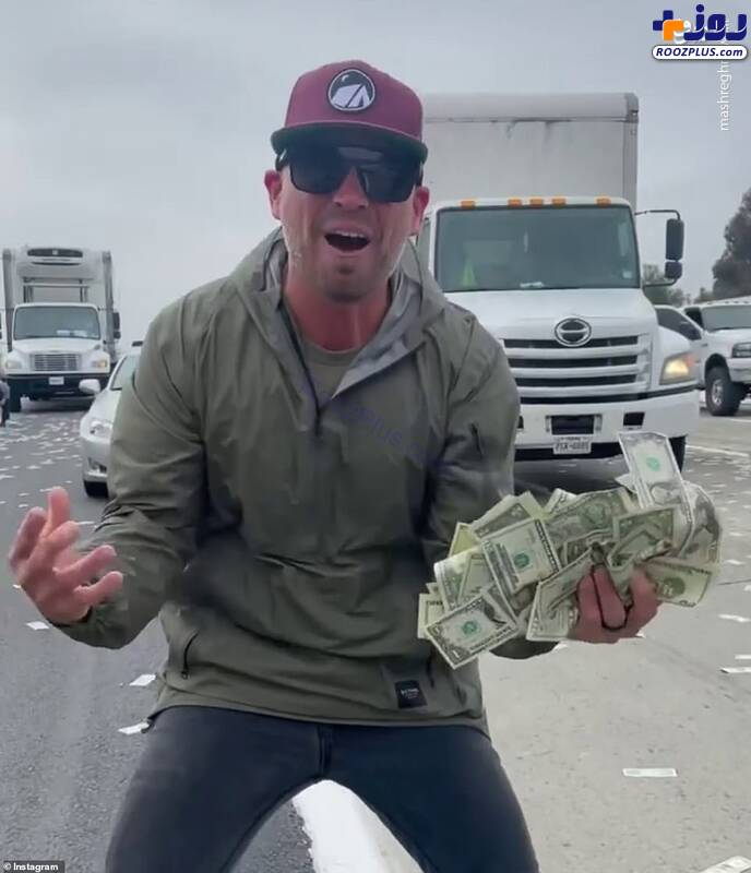 هجوم مردم به ماشین واژگون شده حمل پول در کالیفرنیا +عکس