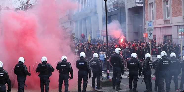 برخورد خشن پلیس بلژیک با هزاران معترض به تشدید محدودیت‌های کرونایی