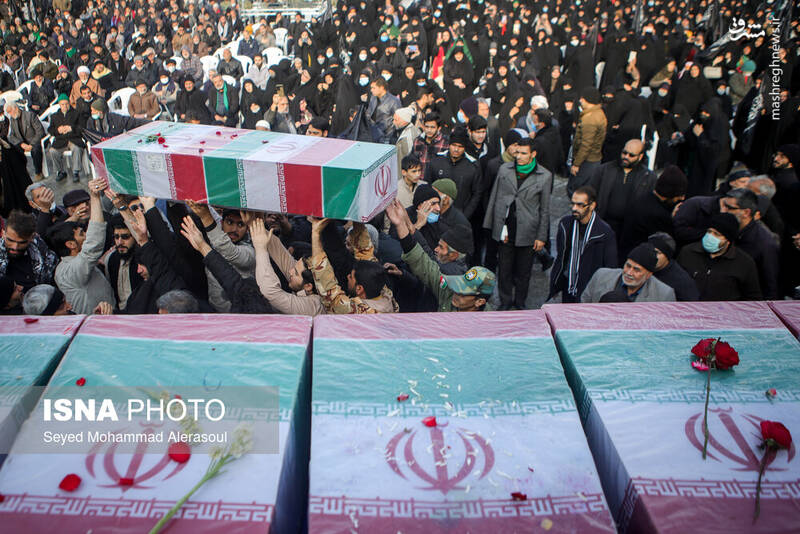 عکس/ تشییع پیکر ۱۰ شهید گمنام دفاع مقدس در مشهد
