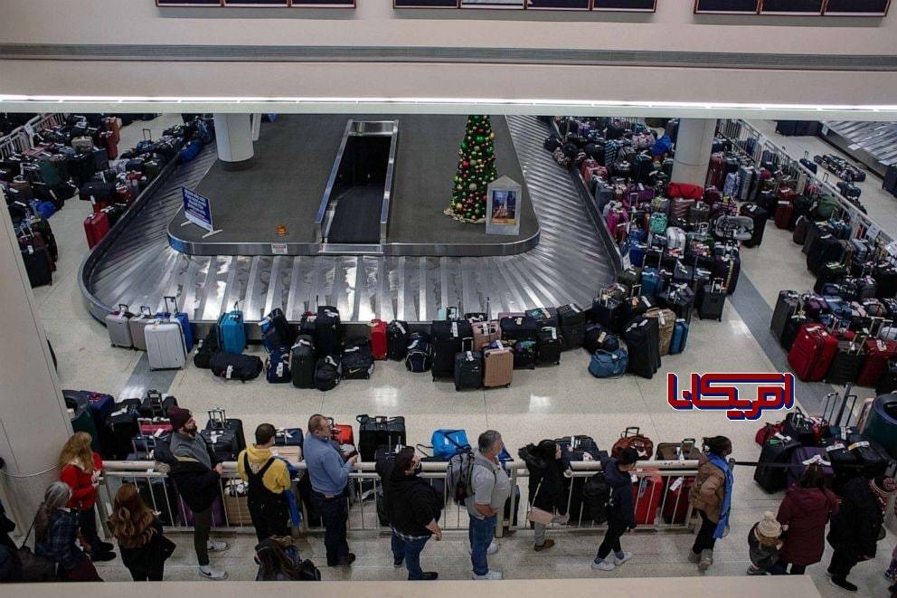 عکس/انبوه چمدان ها در فرودگاه با لغو پروازها در آمریکا