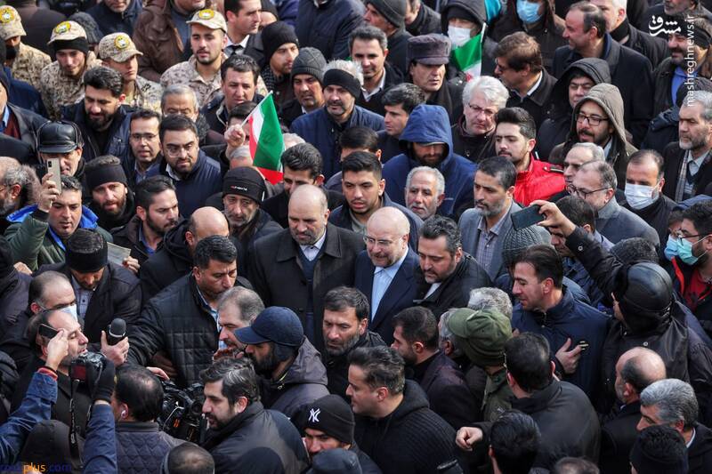 عکس/ رئیس مجلس در راهپیمایی سالگرد پیروزی انقلاب اسلامی