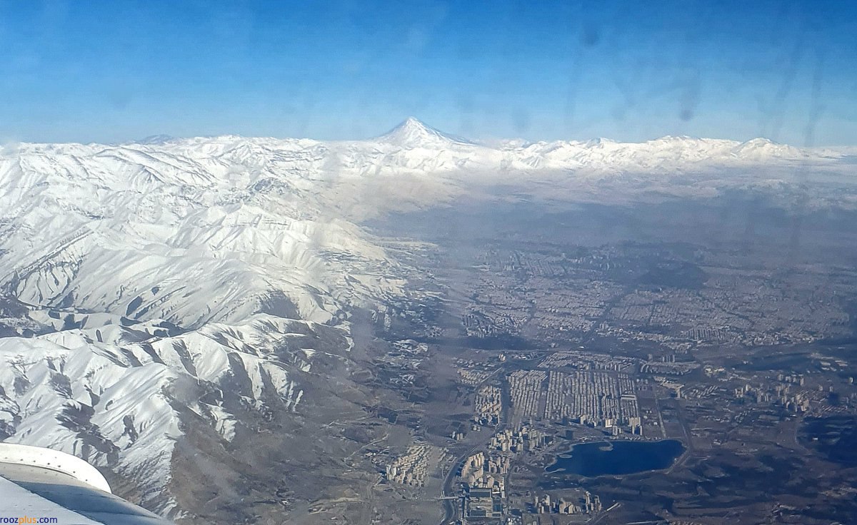 عکس/نمایی جذاب از دریاچه چیتگر تا قله دماوند