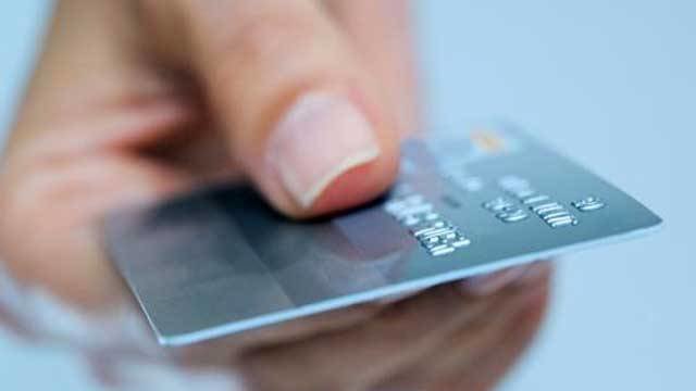 کارت اعتباری کالاهای اساسی شبیه کارت سوخت است/ چک سفیدامضاء مجلس به دولت