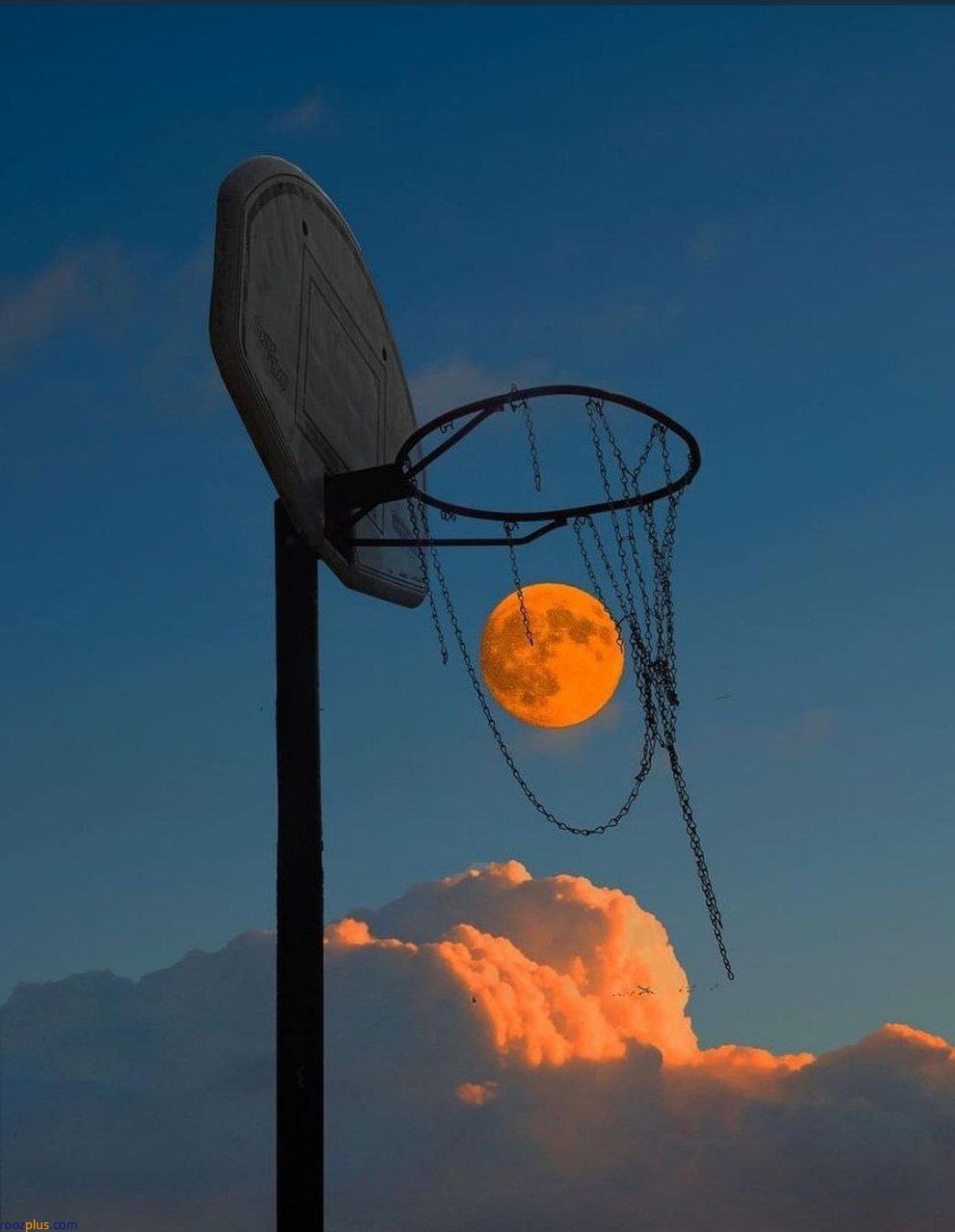 ماه در سبد بسکتبال +عکس