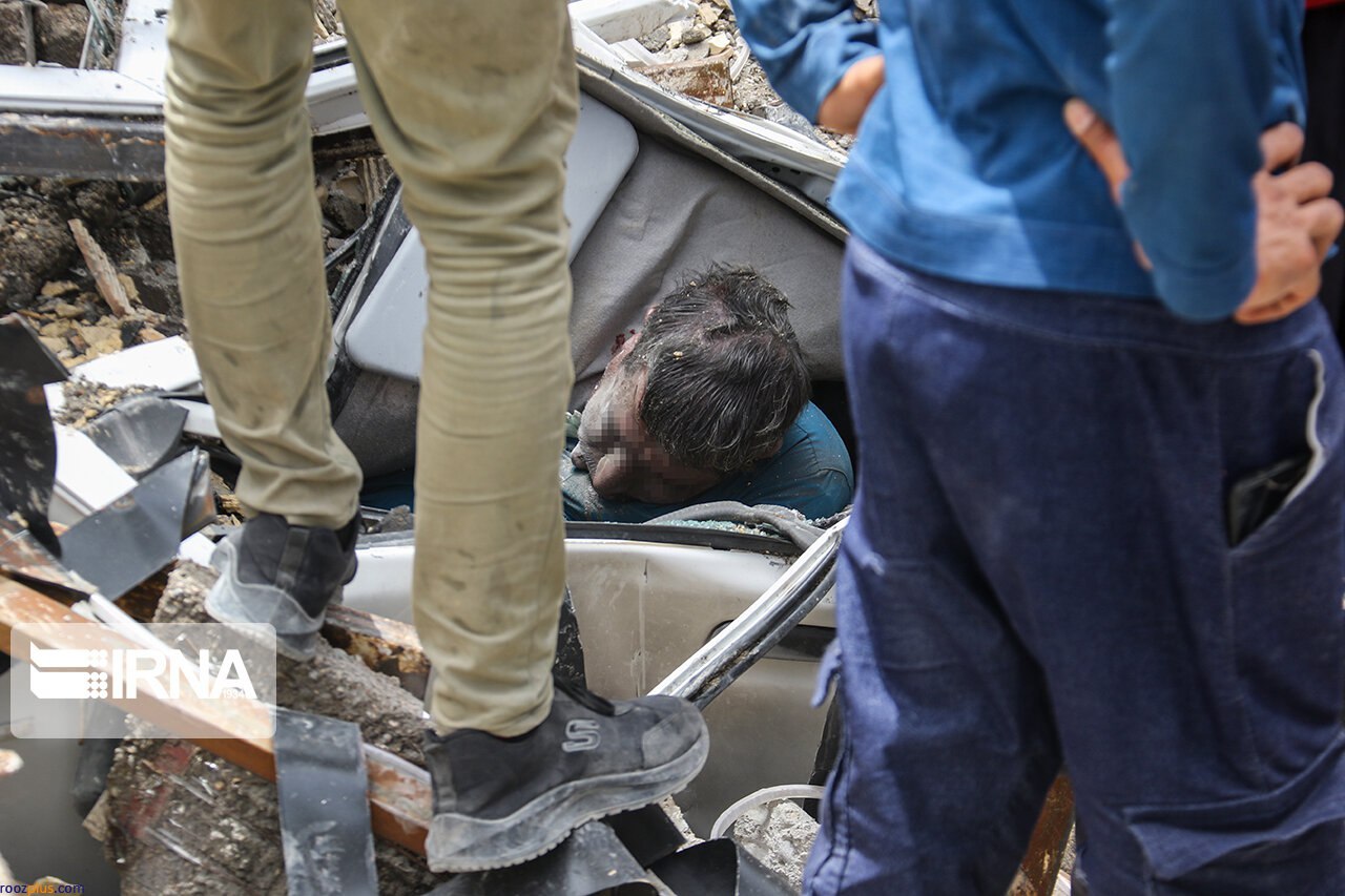 عکس/صحنه هایی تلخ از حادثه متروپل در آبادان(+18)