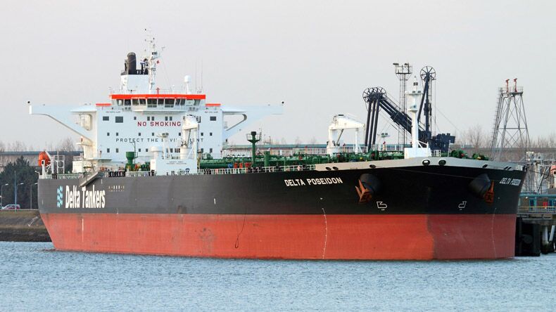 المیادین :دو نفتکش یونانی توسط ایران توقیف شد