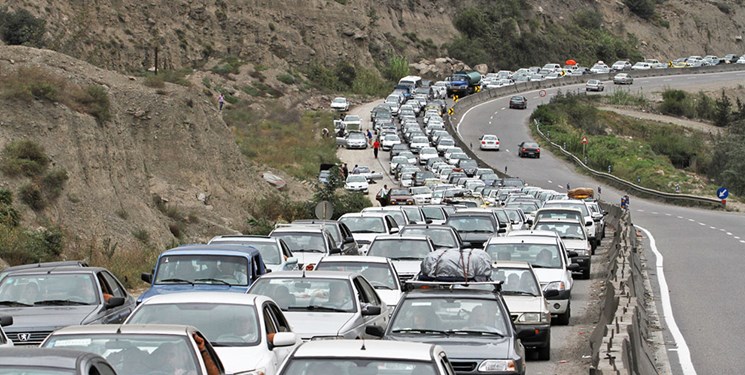 ترافیک فوق سنگین در خروجی‌های شرق پایتخت/پس زدگی چندین کیلومتری در محور جاجرود و آزادراه تهران_پردیس