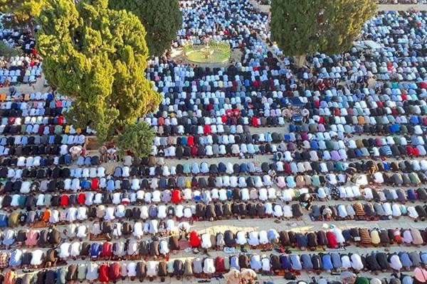 نماز عید قربان در مسجدالاقصی با مشارکت 150 هزار نفر برگزار شد +عکس
