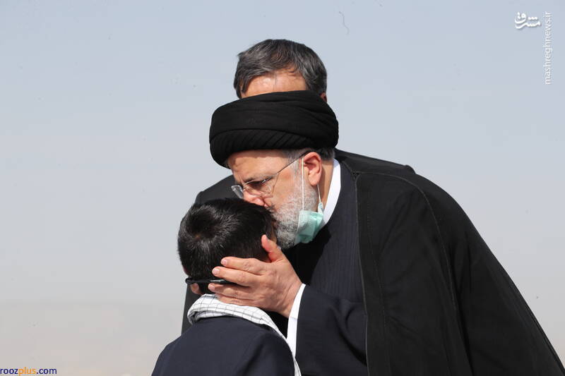 استقبال از رئیس‌جمهور در فرودگاه خراسان‌شمالی/ عکس