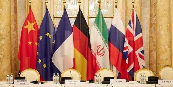 ابراز خوش‌بینی مقامات اروپایی نسبت به حصول توافق/ ادعای آمریکا در خصوص بررسی پاسخ ایران به متن نهایی توافق احیای برجام/ توافق روی میز آمریکا