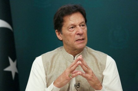 عمران خان، دولت را به مسدودسازی موقت یوتیوب متهم کرد