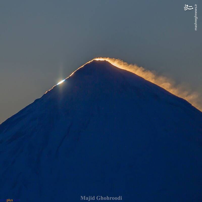 لحظه طلوع خورشید از قله دماوند +عکس