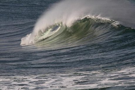 وزش باد شدید و افزایش ارتفاع موج در جنوب کشور/ احتمال اختلال در ترددهای دریایی