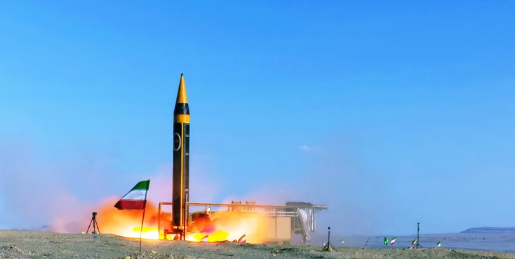 موشک راهبردی و نقطه زن خرمشهر ۴ رونمایی شد/ خرمشهر یکی از پیشرفته ترین موشک‌های طراحی شده است/