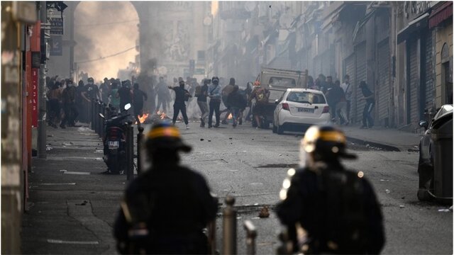 چهارمین شب ناآرامی‌ها در فرانسه؛ ماکرون، بازی‌های ویدئویی و رسانه‌های اجتماعی را دلیل شورش دانست